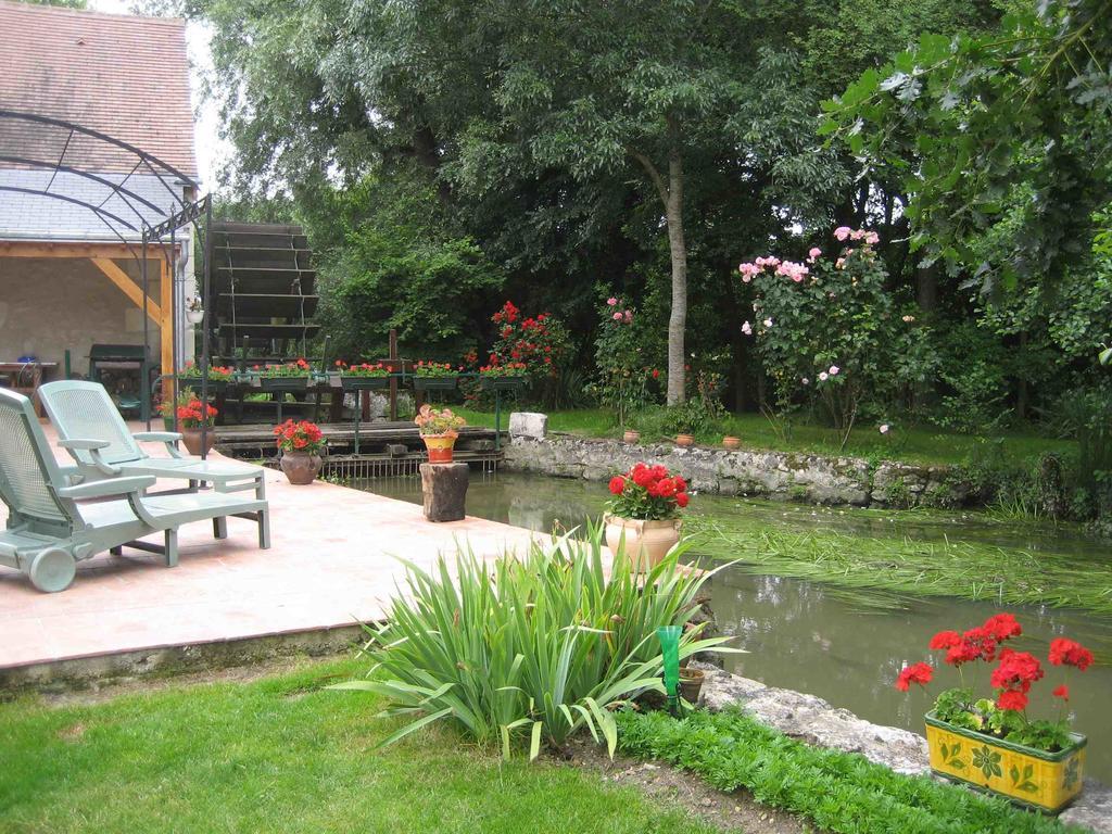 Le Moulin Des Foulons Bed & Breakfast Chedigny Exterior photo